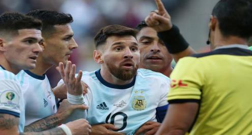 كيمبس مدافعا عن ميسي: قال "الحقيقة الكبرى"